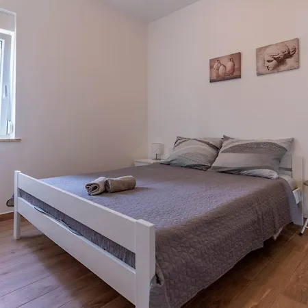 Briuni Riviera * 풀라