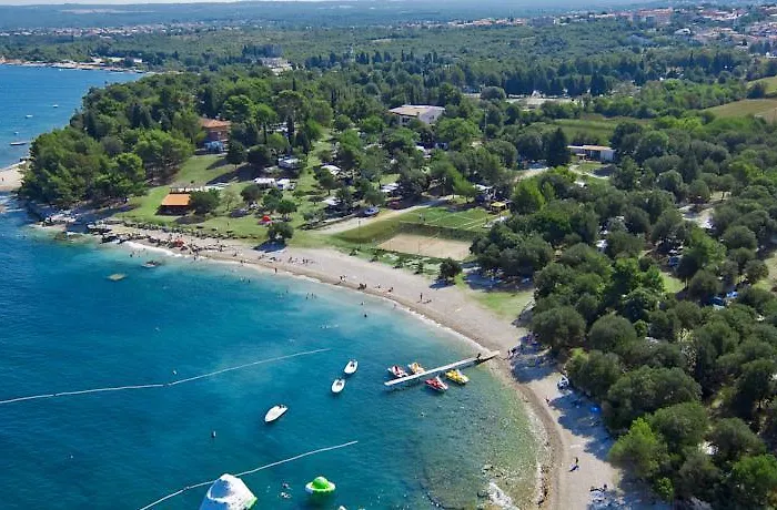 Briuni Riviera 아파트 풀라