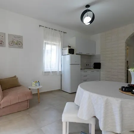 Briuni Riviera Apartamento *